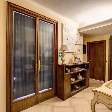 Piramide Terrace Oda ve Kahvaltı 3*