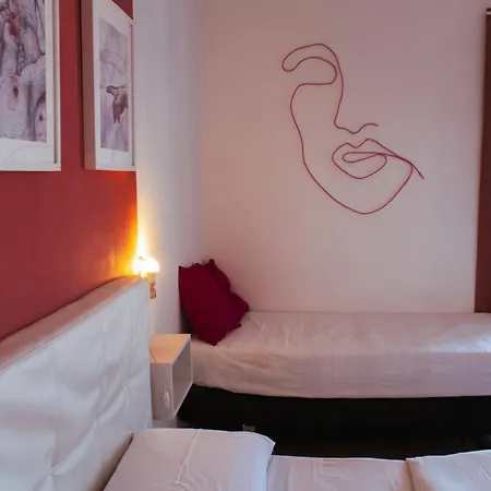 Nocleg ze śniadaniem Piramide Terrace 2*
