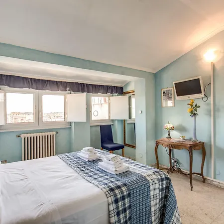 Piramide Terrace Oda ve Kahvaltı 3*