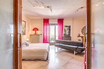 Nocleg ze śniadaniem Piramide Terrace 2*