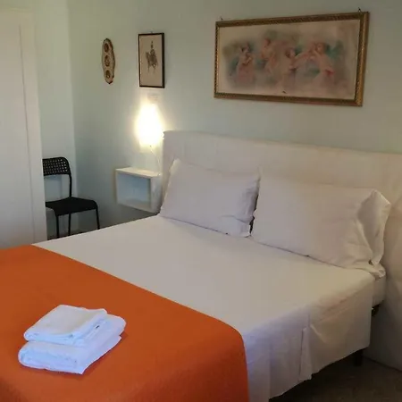 Piramide Terrace فندق مبيت وإفطار روما