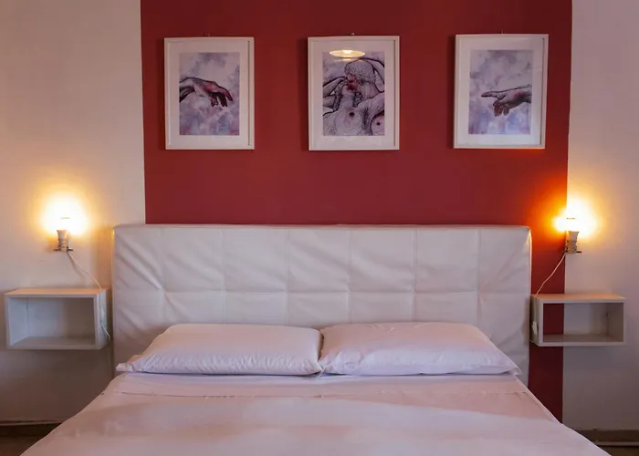 Oda ve Kahvaltı Piramide Terrace