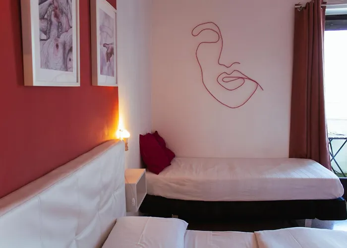 Oda ve Kahvaltı Piramide Terrace 3*