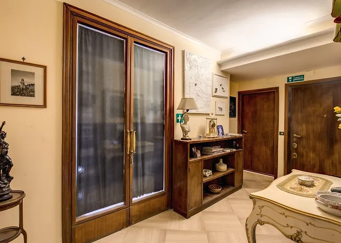 Piramide Terrace Oda ve Kahvaltı 3*