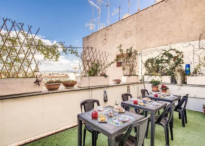 Piramide Terrace Oda ve Kahvaltı 3*